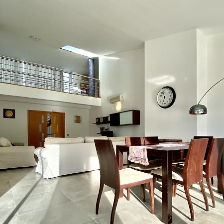 Isabella Spacious Modern With Sea Views וילה