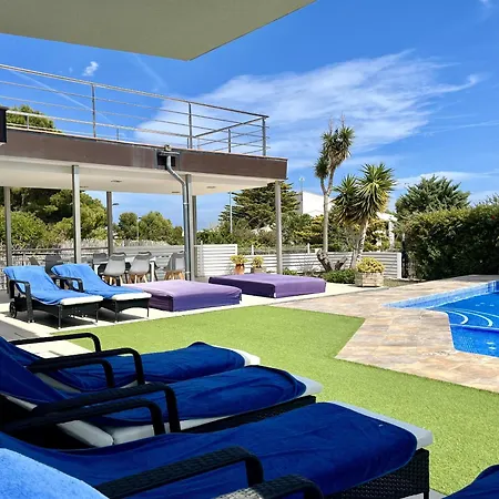 Isabella Spacious Modern With Sea Views *
