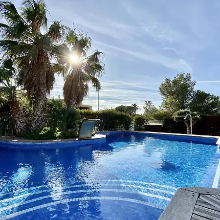 Isabella Spacious Modern With Sea Views Villa